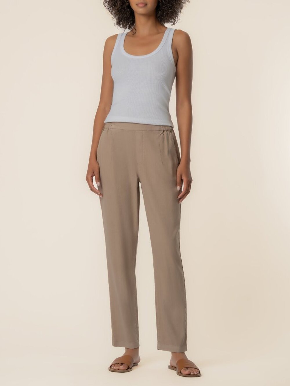 Kut from the Kloth Rosalie Linen Tapered Pant, Petite in Khaki Size 4P / Khaki
